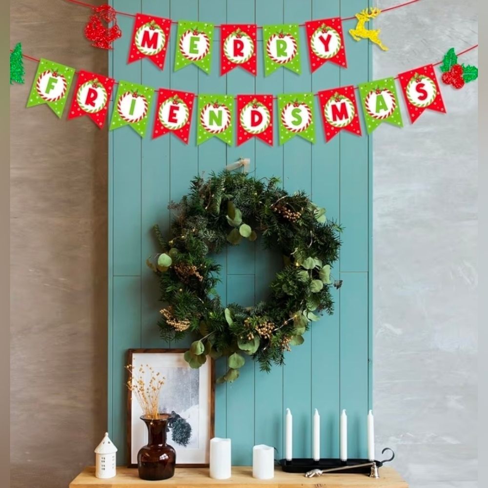 📷💬🔹️🅰️NIB Merry Friendsmas Holiday Banner Decor